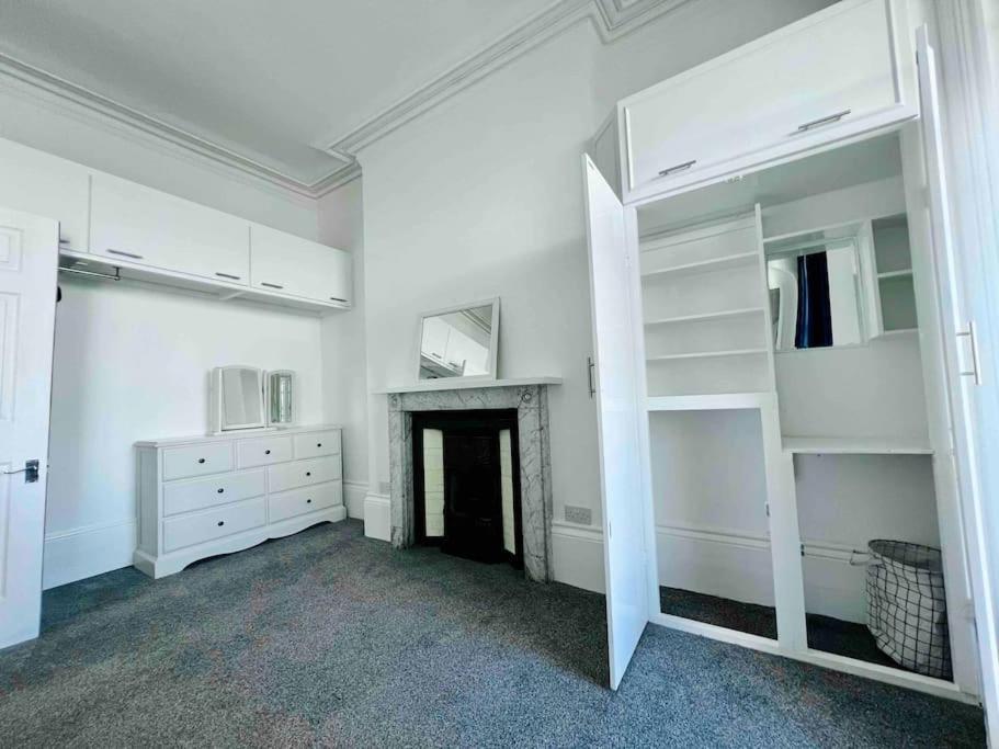 Flat 4 Marine Parade House, 1 East Cliff- Next To Dover Port, White Cliffs, Beach, Castle 외부 사진