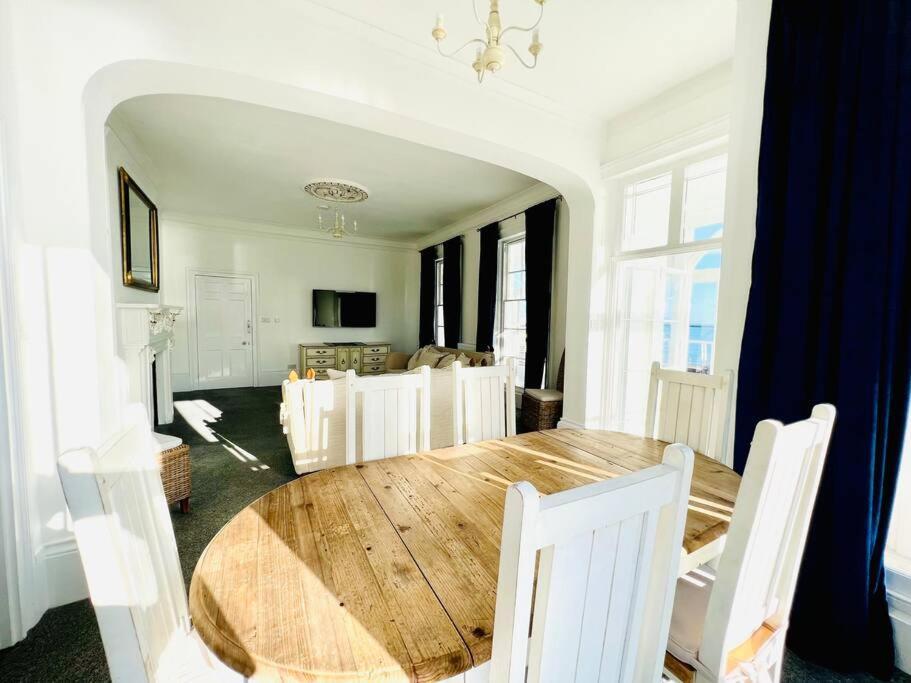 Flat 4 Marine Parade House, 1 East Cliff- Next To Dover Port, White Cliffs, Beach, Castle 외부 사진