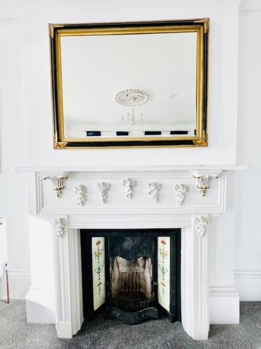 Flat 4 Marine Parade House, 1 East Cliff- Next To Dover Port, White Cliffs, Beach, Castle 외부 사진