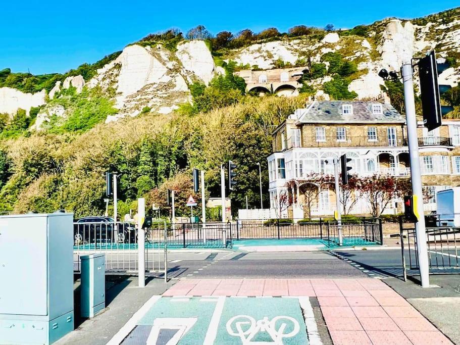 Flat 4 Marine Parade House, 1 East Cliff- Next To Dover Port, White Cliffs, Beach, Castle 외부 사진