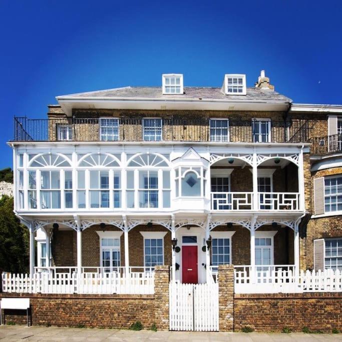 Flat 4 Marine Parade House, 1 East Cliff- Next To Dover Port, White Cliffs, Beach, Castle 외부 사진